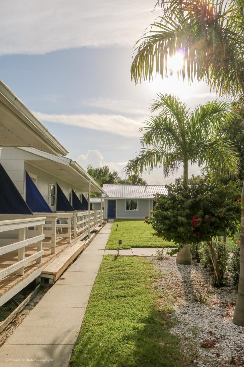 The Rivers Edge Motel ラベル エクステリア 写真