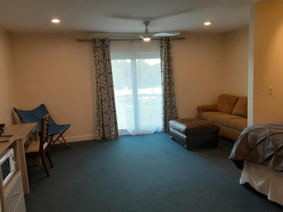 The Rivers Edge Motel ラベル エクステリア 写真