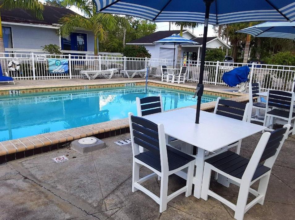 The Rivers Edge Motel ラベル エクステリア 写真