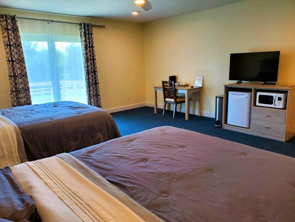 The Rivers Edge Motel ラベル エクステリア 写真