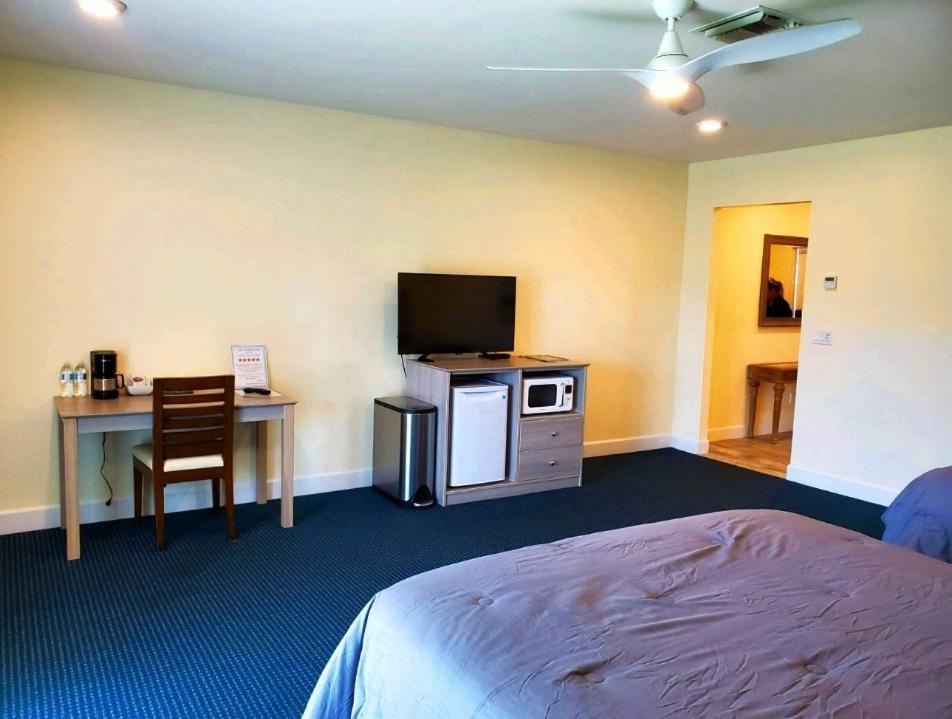 The Rivers Edge Motel ラベル エクステリア 写真